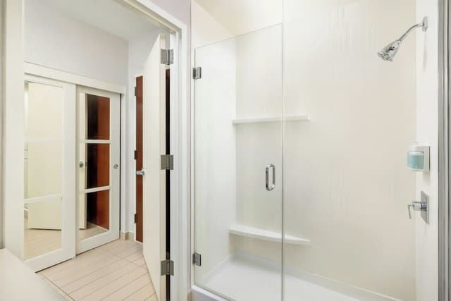 Courtyard New York Manhattan/ Midtown East-Deluxe Room, 1 King Bed with Sofa bed-12
