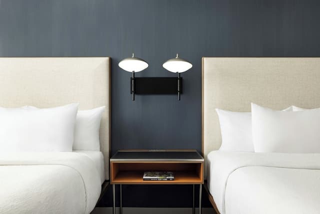 Courtyard New York Manhattan/ Midtown East-Junior Suite, 2 Queen Beds-10
