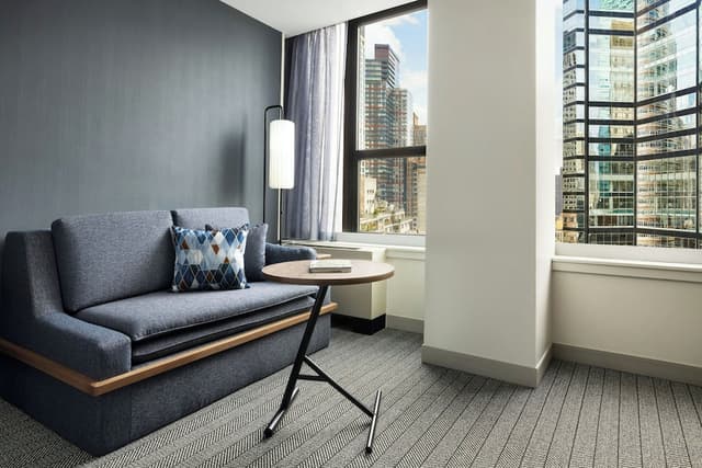 Courtyard New York Manhattan/ Midtown East-Junior Suite, 1 King Bed, Corner-11