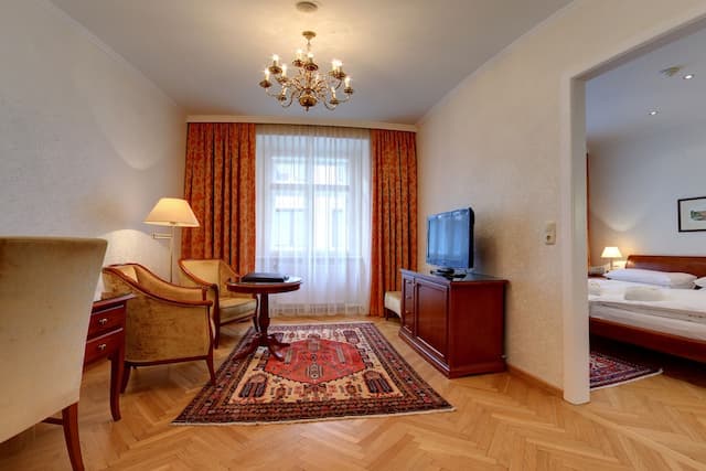 Hotel Kaiserin Elisabeth-Superior Double Room-2