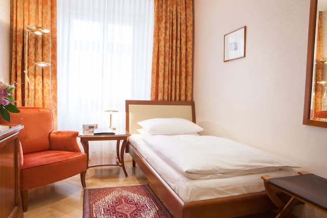 Hotel Kaiserin Elisabeth-Single Room-1