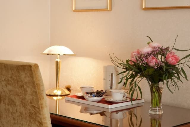 Hotel Kaiserin Elisabeth-Superior Double Room-6