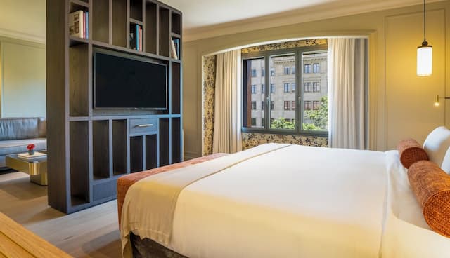 El Avenida Palace Hotel-Junior Suite-9