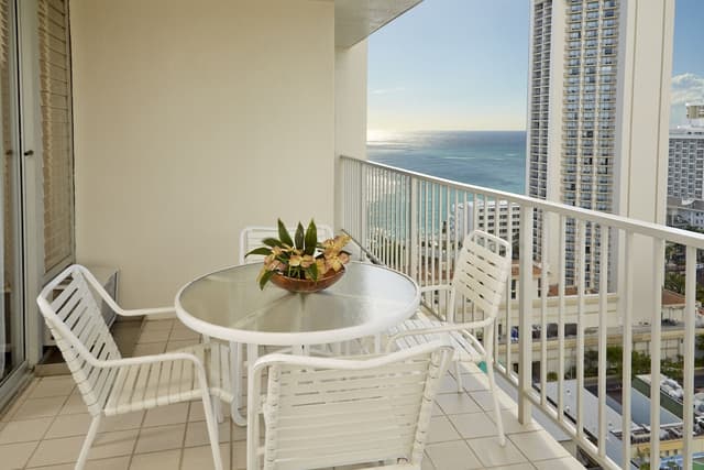 Pacific Monarch Hotel-Suite, 1 Bedroom, Ocean View (2 Twin Beds)-5