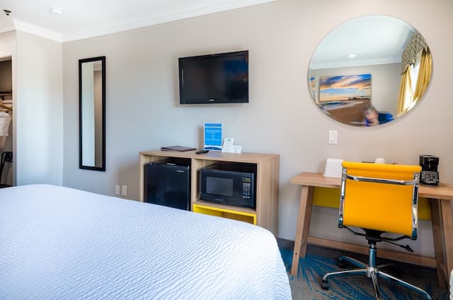 데이즈 인 바이 윈덤 산타 모니카-룸, 퀸사이즈침대 1개, 냉장고-2