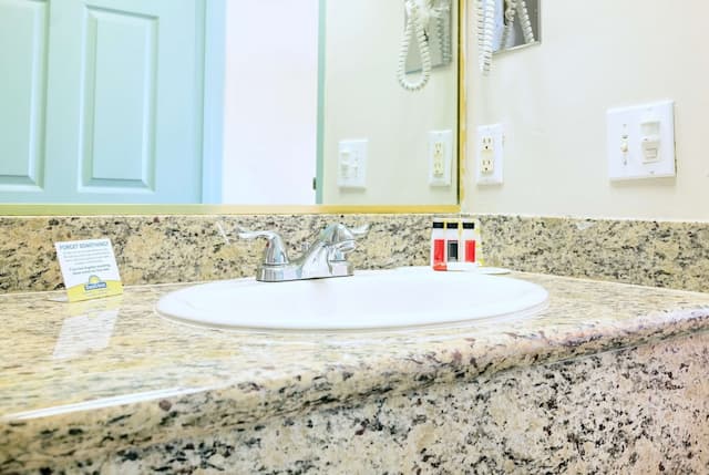 데이즈 인 바이 윈덤 산타 모니카-룸, 퀸사이즈침대 1개, 냉장고-5