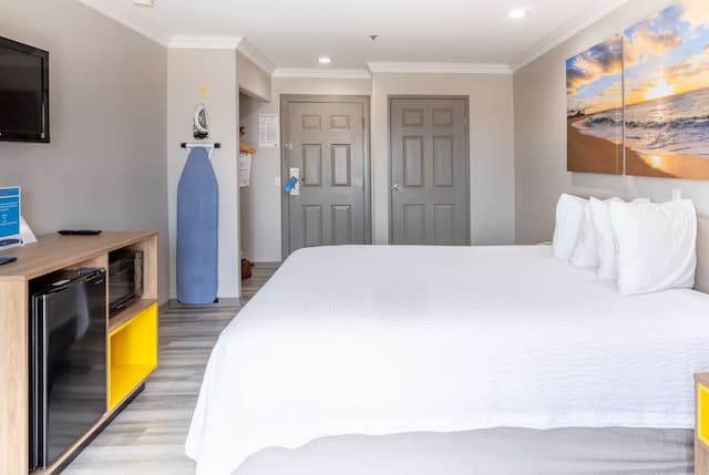 데이즈 인 바이 윈덤 산타 모니카-디럭스룸, 킹사이즈침대 1개, 금연, 발코니-6