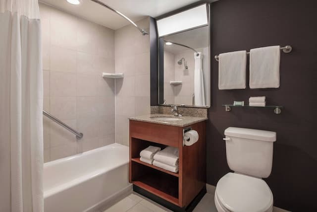 Courtyard by Marriott Los Angeles Pasadena/Monrovia-Room, 2 Queen Beds-9