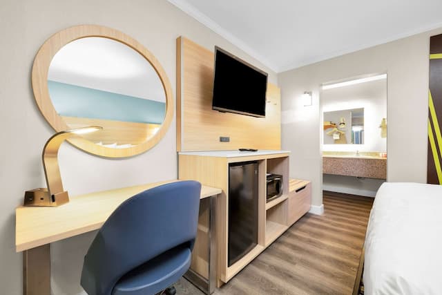 슈어스테이 바이 베스트 웨스턴 샌프란시스코 마리나 디스트릭트-스탠다드룸, 킹사이즈침대 1개, 금연, 냉장고 및 전자레인지-1