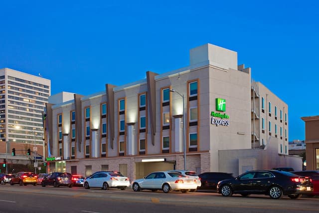 Holiday Inn Express West Los Angeles by IHG-Standard Room, 2 Queen Beds (Walk-In Shower)-6