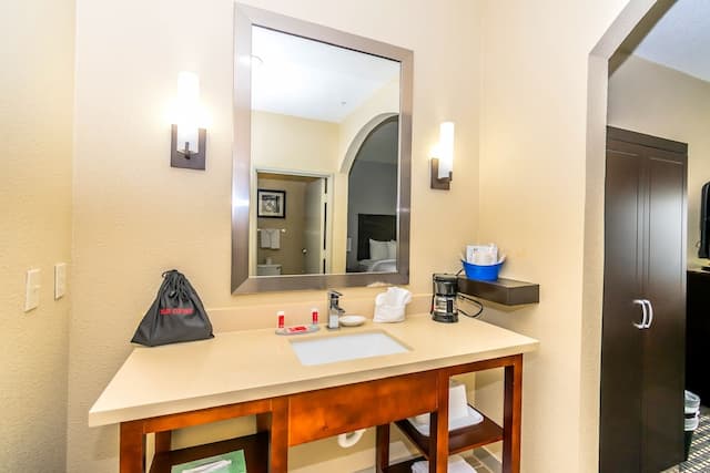 이코노 로지 인 & 스위트 이스트-룸, 킹사이즈침대 1개, 금연-16