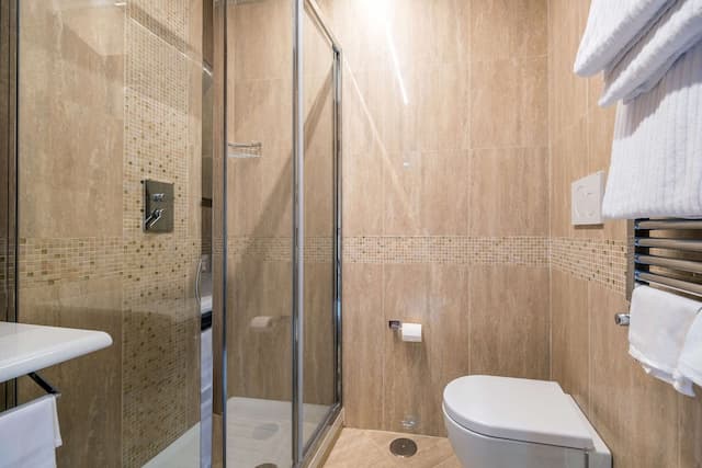 컴포트 호텔 볼리바-트리플룸-11