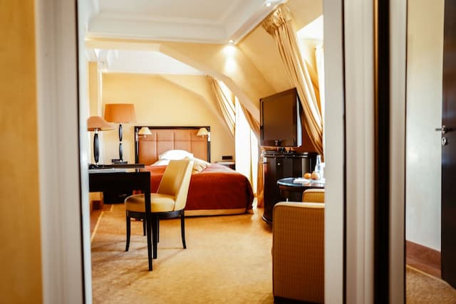 Hotel Bayerischer Hof-Standard Single Room-1
