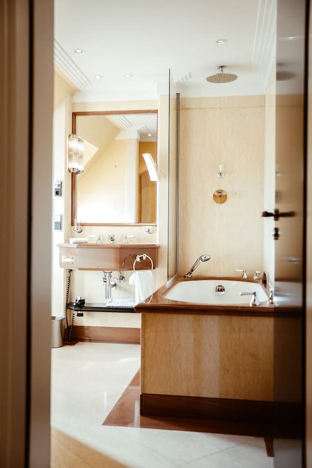 Hotel Bayerischer Hof-Standard Single Room-6