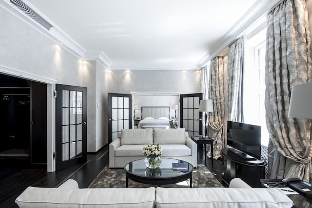 Hotel Bayerischer Hof-Deluxe Suite-7