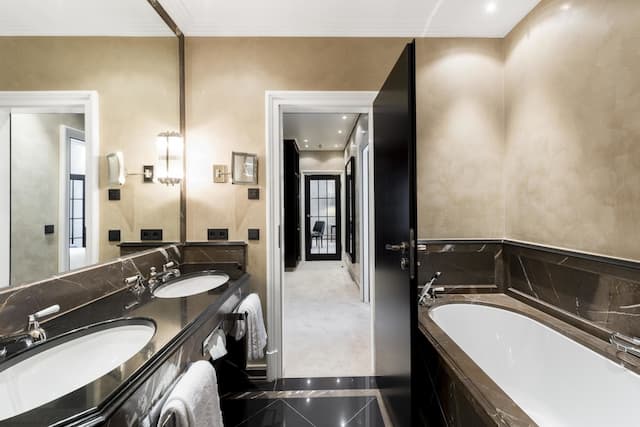 Hotel Bayerischer Hof-Standard Suite-7