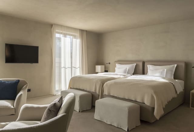 Hotel Bayerischer Hof-Deluxe Double Room-8