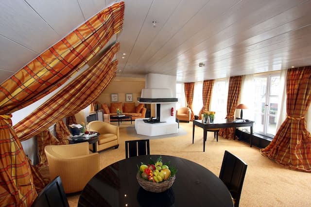 Hotel Bayerischer Hof-Deluxe Suite-4