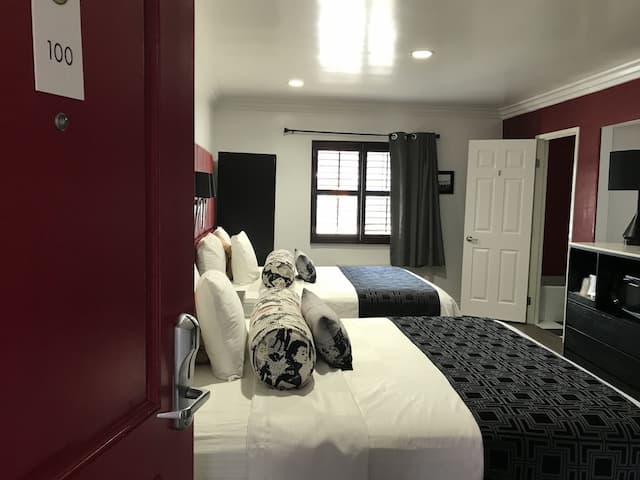Legend Hotel Hollywood-Standard Room, 2 Double Beds-5