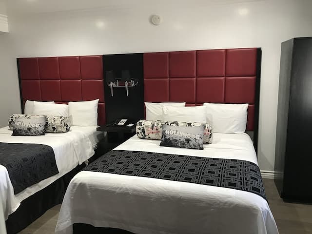 Legend Hotel Hollywood-Standard Room, 2 Double Beds-4
