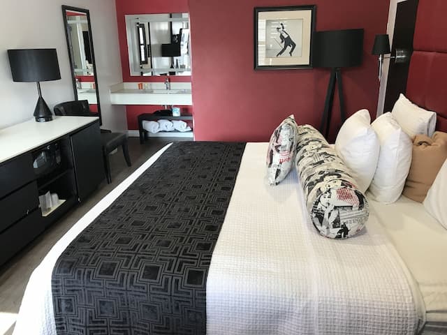 Legend Hotel Hollywood-Standard Room, 1 King Bed-5