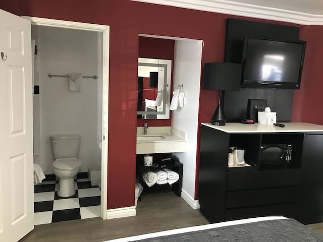 Legend Hotel Hollywood-Standard Room, 1 King Bed-8