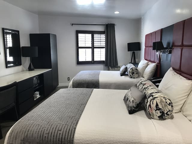 Legend Hotel Hollywood-Standard Room, 2 Double Beds-7