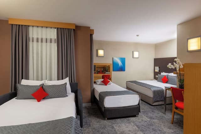 니폰 호텔-Deluxe Family Room-2