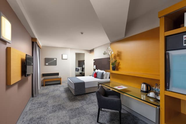 니폰 호텔-Deluxe Corner Room-2