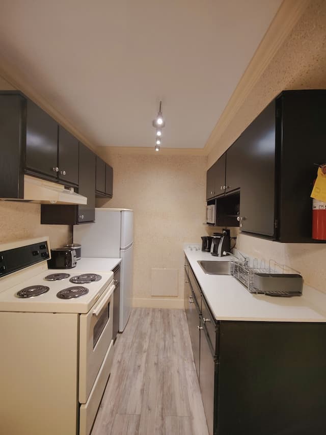 ディヴィヤ・スートラ・スイーツ オン ロブソン ダウンタウン バンクーバー-アパートメント クイーンベッド 2 台 バルコニー-3