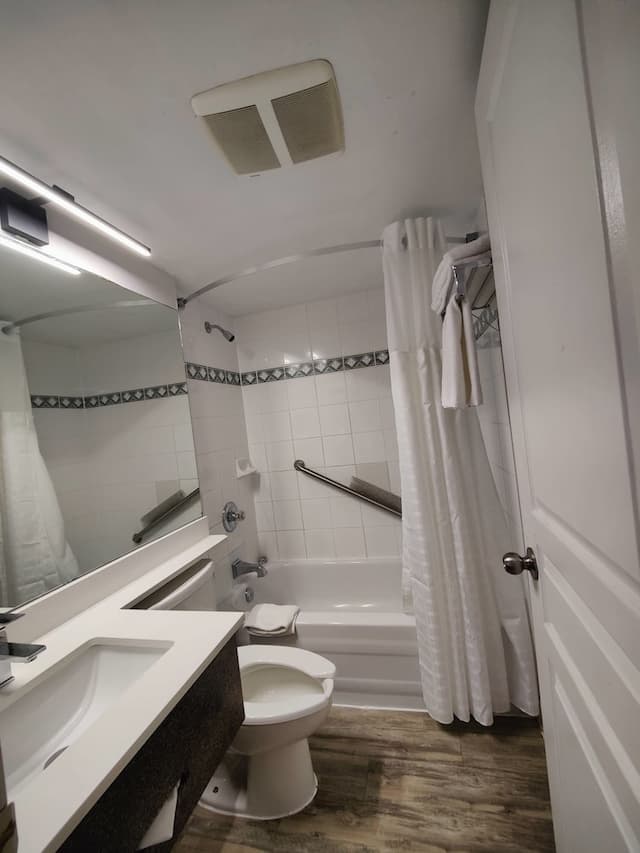 ディヴィヤ・スートラ・スイーツ オン ロブソン ダウンタウン バンクーバー-アパートメント ダブルベッド 2 台 シティビュー-10