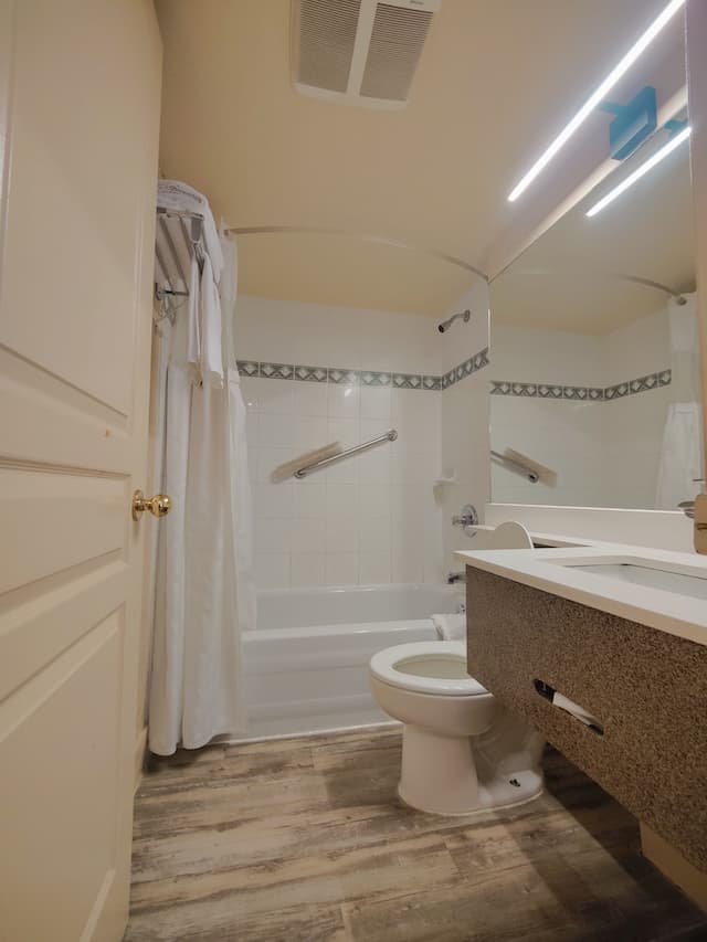 ディヴィヤ・スートラ・スイーツ オン ロブソン ダウンタウン バンクーバー-アパートメント ダブルベッド 2 台 シティビュー-12