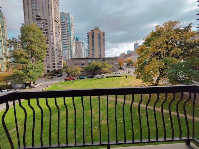 ディヴィヤ・スートラ・スイーツ オン ロブソン ダウンタウン バンクーバー-アパートメント クイーンベッド 2 台 バルコニー-13