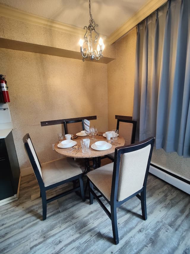 ディヴィヤ・スートラ・スイーツ オン ロブソン ダウンタウン バンクーバー-アパートメント ダブルベッド 2 台 シティビュー-4