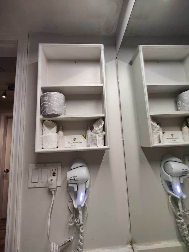 ディヴィヤ・スートラ・スイーツ オン ロブソン ダウンタウン バンクーバー-アパートメント ダブルベッド 2 台 シティビュー-11