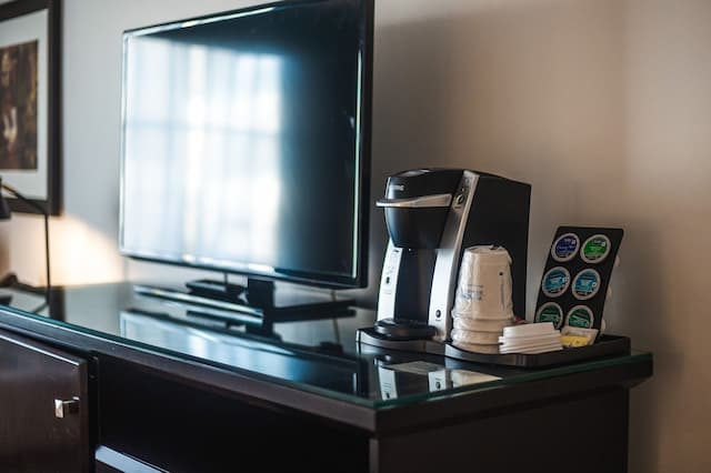 Ramada by Wyndham Surrey/Langley-客房, 1 张大床, 无障碍-2