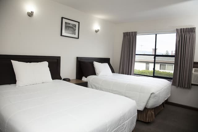 Happy Day Inn-Standard Double Room, 2 Double Beds-4