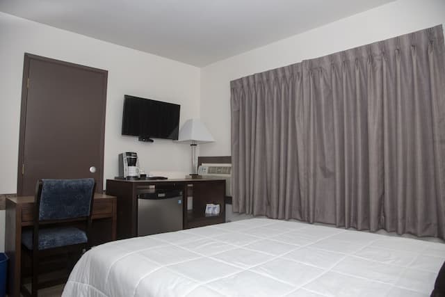Happy Day Inn-Standard Room, 1 Queen Bed-5