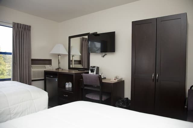 Happy Day Inn-Standard Double Room, 2 Double Beds-2