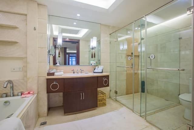 Sonesta Select Seattle Bellevue Redmond-Room, 1 King Bed with Sofa bed, Accessible (Mobility Hearing Tub)-4