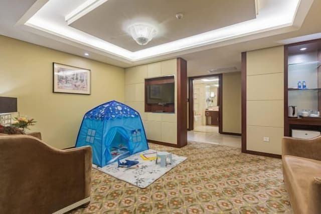 Sonesta Select Seattle Bellevue Redmond-Room, 1 King Bed with Sofa bed, Accessible (Mobility Hearing Tub)-2