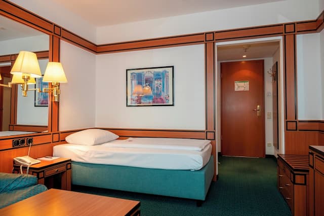 Hotel Amadeus Frankfurt-Standard Single Room, 1 Twin Bed-3