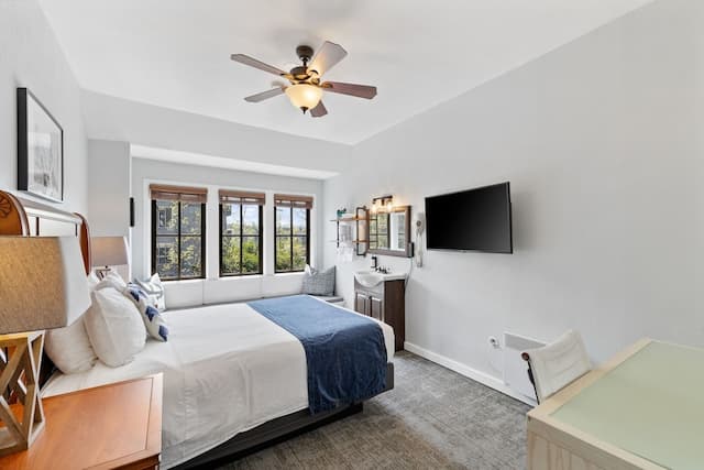 College Inn Hotel-Standard Room, 1 Queen Bed, Shared Bathroom-6