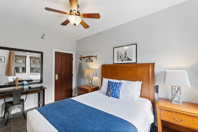 College Inn Hotel-Standard Room, 1 Queen Bed, Shared Bathroom-1