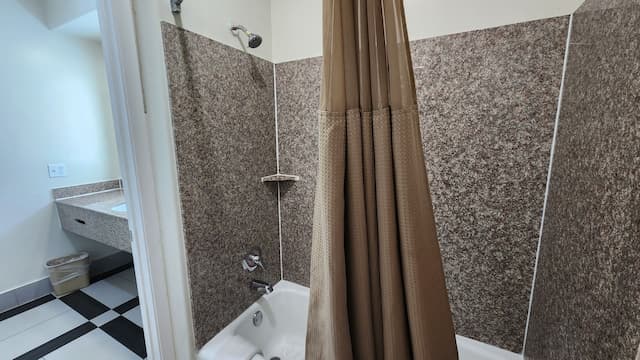 스코티시 인스 & 스위트 샘 휴스턴 파크웨이-디럭스룸, 킹사이즈침대 1개, 흡연, 냉장고 및 전자레인지-10