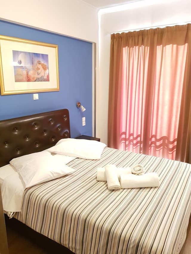 Athens Choice-Standard Double Room, Ensuite, City View-3