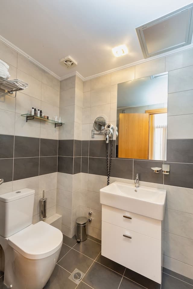 스위트 홈 호텔-베이직 더블룸-5