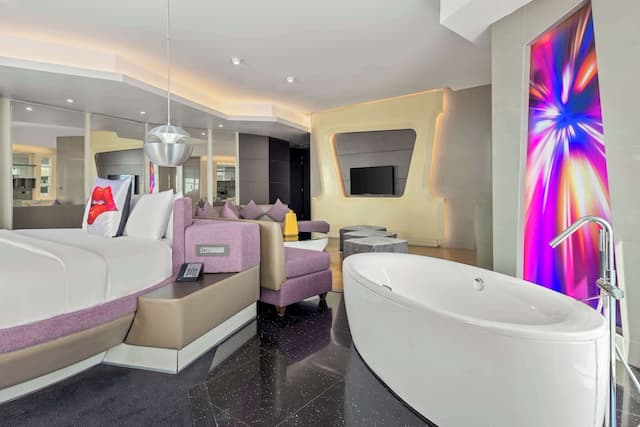 V ホテル ドバイ、キュリオ コレクション バイ ヒルトン-ラグジュアリー スイート (Round Bed Valor Suite)-6