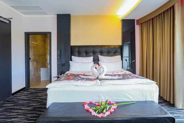 Dancing House hotel - Tančící dům-标准双人房, 庭院景观-6