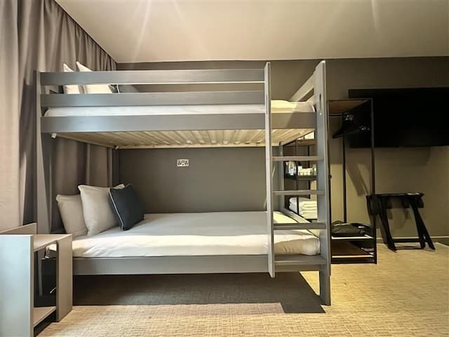 Heeton Concept Hotel - Luma Hammersmith-Superior Room-3